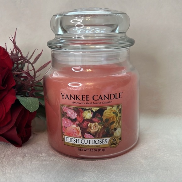 Yankee Candle Fresh Cut Roses Candle